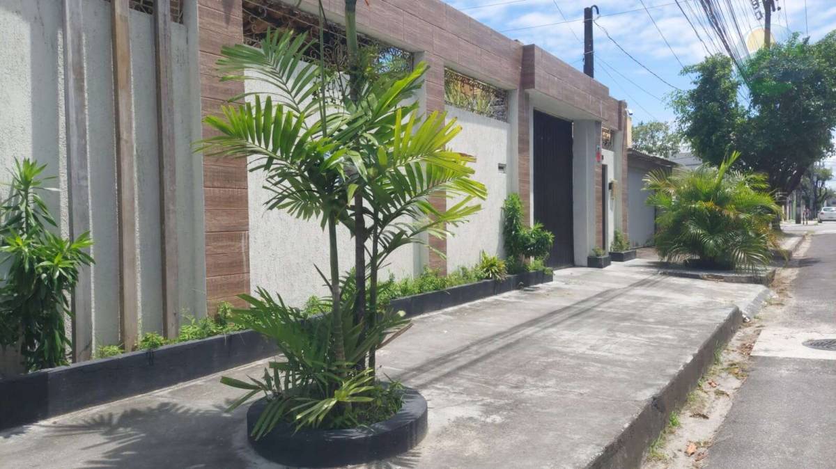 Casa, 5 quartos, 337 m² - Foto 1
