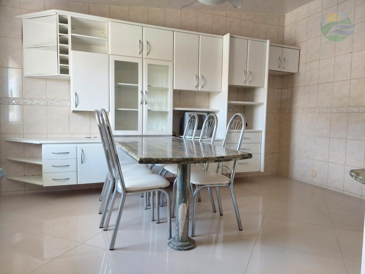 Casa à venda com 3 quartos, 250m² - Foto 11