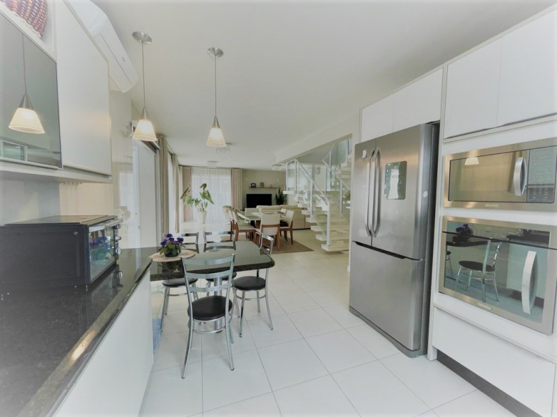 Casa à venda com 3 quartos, 387m² - Foto 9