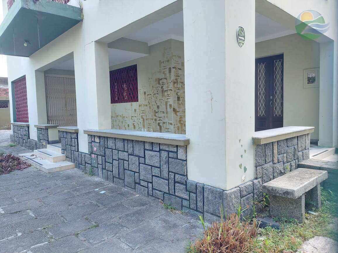 Casa para alugar com 4 quartos, 327m² - Torre,Recife