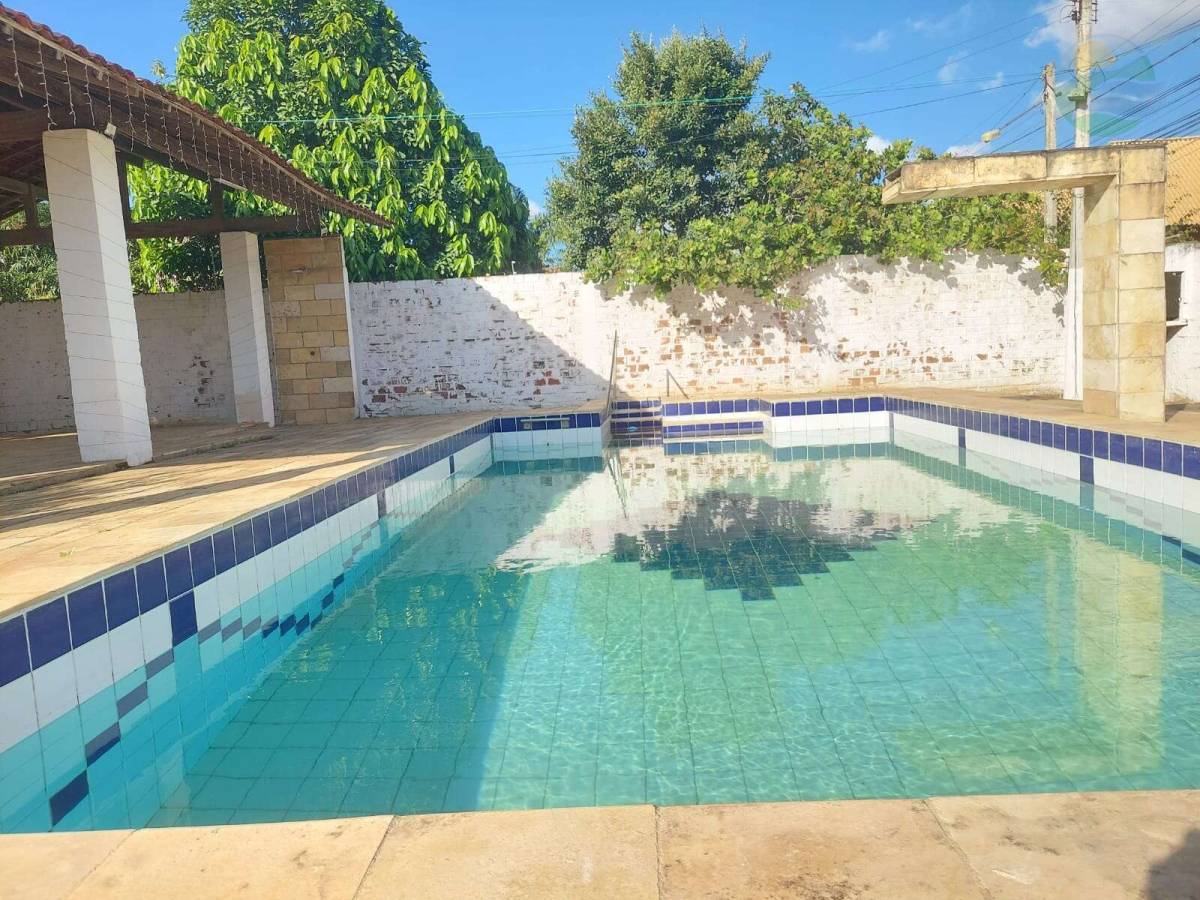 Casa, 4 quartos, 215 m² - Foto 2